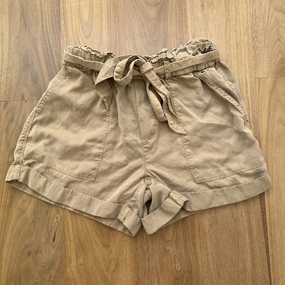 SOLD Aerie camp shorts - Picture 4 of 4